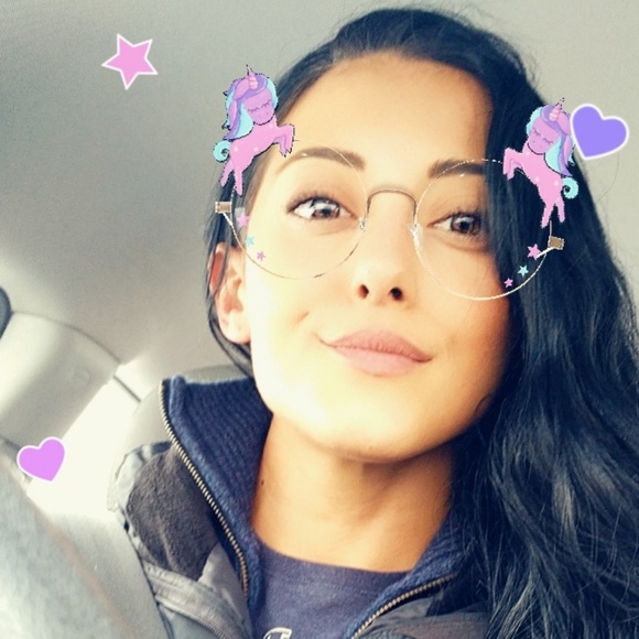 Meet your Posher, Arina - Picture 2 of 3